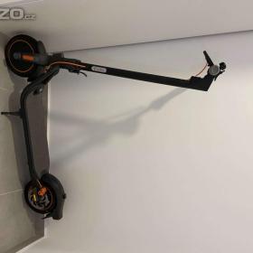 Fotka k inzerátu Ninebot Kickscooter F40E by Segway / 19661591