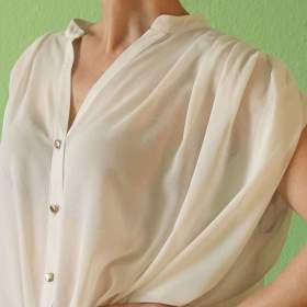 Foto inzerátu Volná letní halenka bez rukávů Atmosphere vel.L