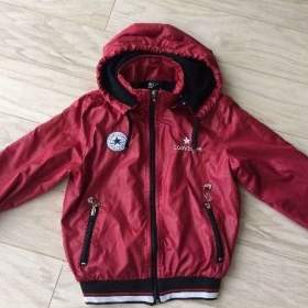 Foto inzerátu dětská karmínová jarní bunda v.116 -122 Converse