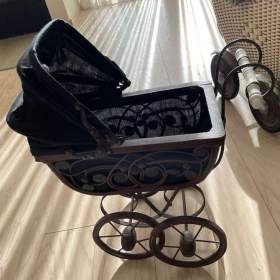 Starožitný proutěný malý kočárek pro panenky / 19370401