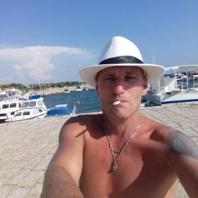 Foto inzerátu Najdu kamarádku