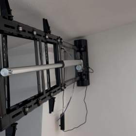 Foto inzerátu Prodám TV držák plně elektrický výklopný a výsuvný 