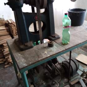 Fotka k inzerátu Prodám SKLÁŘSKÝ kuličský BRUS včetně kamenů / 15737875