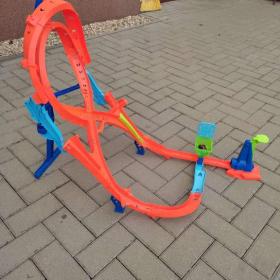 Foto inzerátu Hot Wheels Vertical + 1 autíčko