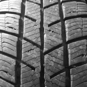 2ks pěkných zimních pneu 215/70 R16 Barum / 19388195