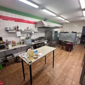 Přenechání pronájmu zavedené pizzerie  / 19388238