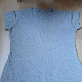 Foto inzerátu Dámské šedé tričko 