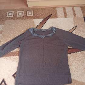 Foto inzerátu Dámské triko hnědé