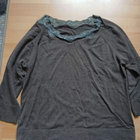 Fotka k inzerátu Dámské triko hnědé  / 17286298