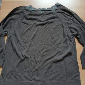 Foto inzerátu Dámské triko hnědé