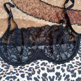 Foto inzerátu Dámská košilka s podprsenkou 