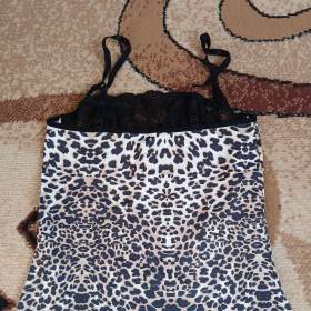 Foto inzerátu Dámská košilka s podprsenkou 