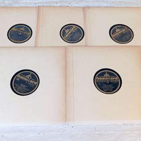 Fotka k inzerátu 5 šelakových gramodesek z let 1930 – 1932, populární hudba 20- 30. let -  1. část / 18964221