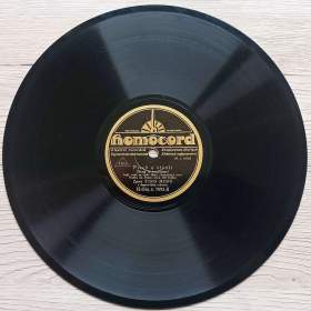 Foto inzerátu 5 šelakových gramodesek z let 1930 – 1932, populární hudba 20-30. let - 1. část