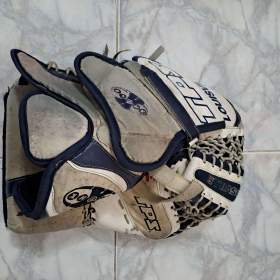 Foto inzerátu Brankářská seniorská hokejová výstroj nekompletní