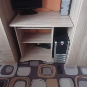 Foto inzerátu PC stůl