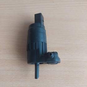 Fotka k inzerátu Čerpadlo ostřikovače -  Passat B8 / Škoda ?  / 6578293