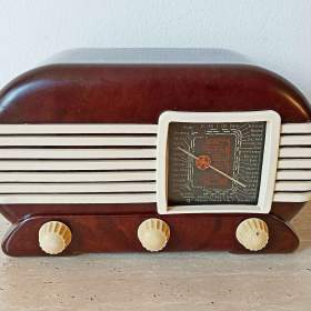 Fotka k inzerátu Originální bytový doplněk -  starožitné krásné rádio Talisman 307U, excelentní stav / 18044889