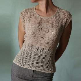 Foto inzerátu Ručně háčkované síťové tričko