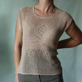 Foto inzerátu Ručně háčkované síťové tričko