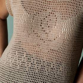 Foto inzerátu Ručně háčkované síťové tričko