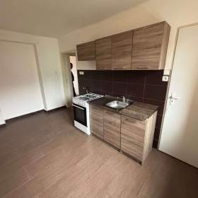 REZERVACE - Nájemní 2+1 63m2 nájem 7.500,-  ul. Klicperova / 19409893