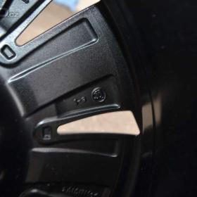 Foto inzerátu Š.Superb III, VW Passat B8- NOVÝ letní Alu komplet 215/55R17 Pirelli