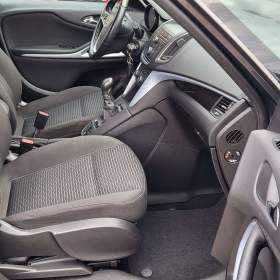 Foto inzerátu Opel Zafira 1,4i 103kW benzín