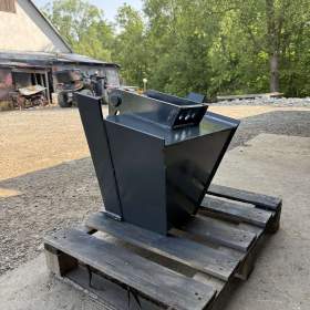 Foto inzerátu Lopata lichoběžníková 25-70cm 1,5-2,5t