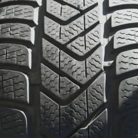 2ks pěkných zimních pneu 255/35 R19 Pirelli / 19420948