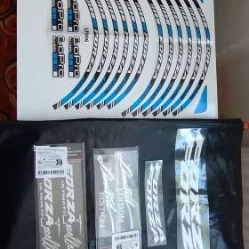 Foto inzerátu PRODÁM LEPKY NA SKÚTR HONDA FORZA 125,350,750!!!!!!