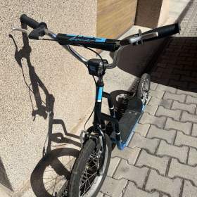 Foto inzerátu Koloběžka Elite line s nafukovacími koly 14/12 modrá