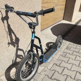 Foto inzerátu Koloběžka Elite line s nafukovacími koly 14/12 modrá