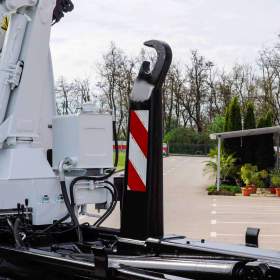 Foto inzerátu MERCEDES ATEGO 1224 HÁKOVÝ NOSIČ KONTEJNERŮ HYDRAULICKÁ RUKA