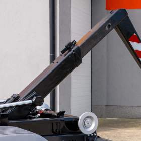 Foto inzerátu MERCEDES ATEGO 1224 HÁKOVÝ NOSIČ KONTEJNERŮ HYDRAULICKÁ RUKA