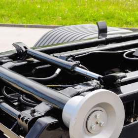 Foto inzerátu MERCEDES ATEGO 1224 HÁKOVÝ NOSIČ KONTEJNERŮ HYDRAULICKÁ RUKA