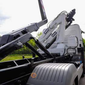 Foto inzerátu MERCEDES ATEGO 1224 HÁKOVÝ NOSIČ KONTEJNERŮ HYDRAULICKÁ RUKA