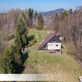 Foto inzerátu Chata v obci Nýdek, polosamota, pozemek 4838 m2