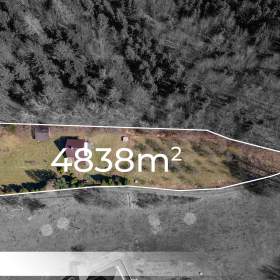 Foto inzerátu Chata v obci Nýdek, polosamota, pozemek 4838 m2