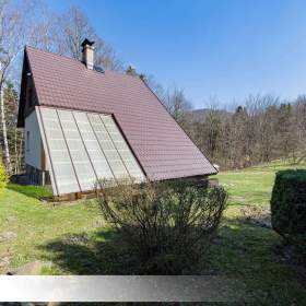 Foto inzerátu Chata v obci Nýdek, polosamota, pozemek 4838 m2