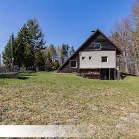 Foto inzerátu Chata v obci Nýdek, polosamota, pozemek 4838 m2