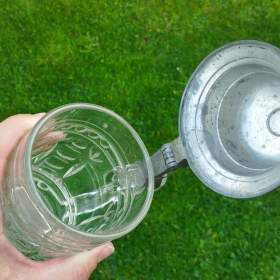 Foto inzerátu Starý sklěněný korbel krygl do vaší sbírky.