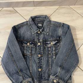 Fotka k inzerátu Ryflová bunda. / 19232392