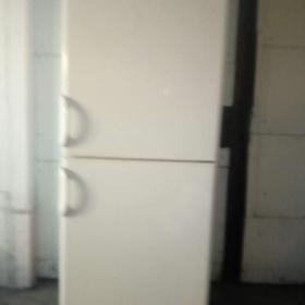 Foto inzerátu Prodám levně zánovní plně funkční ledničku Elektrolux ER 5042 B