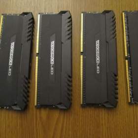Prodám 64 GB použité paměti (4 ks 16 GB) DDR4 3200 Mhz Corsair Vengeance Led -  použité / 19446825