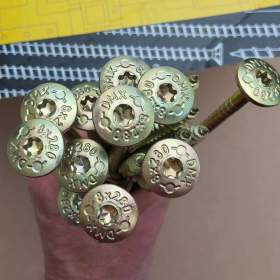 Fotka k inzerátu 50ks konstrukřní vruty 8x280 talířova hlava, torx / 19357398