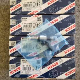 4x Vstřikovací ventil BOSCH 0 261 500 494. Nové, nepoužité, zabalené / 19449585