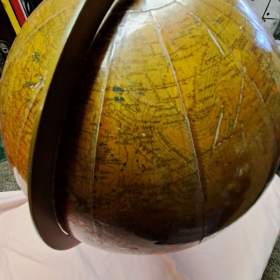 Foto inzerátu Starožitný globus