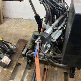 Foto inzerátu Prodám nůžky na živé ploty McC Swingtrim 1500