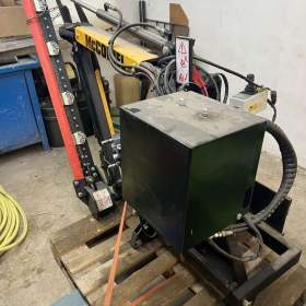 Foto inzerátu Prodám nůžky na živé ploty McC Swingtrim 1500